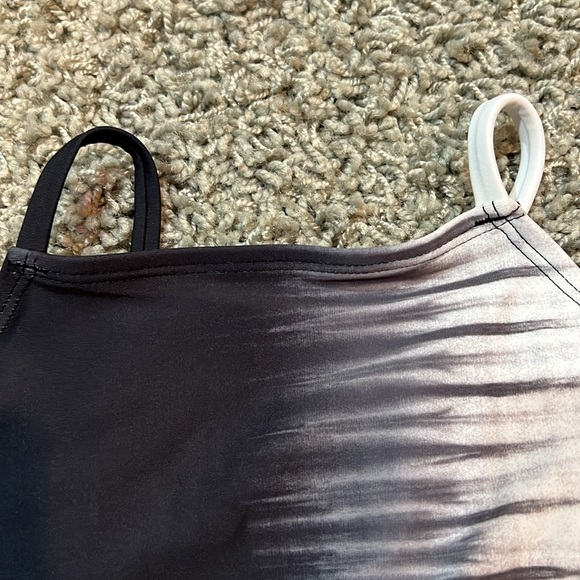 NEW Girls One Piece Swimsuit XS (5) - Picture 4 of 6